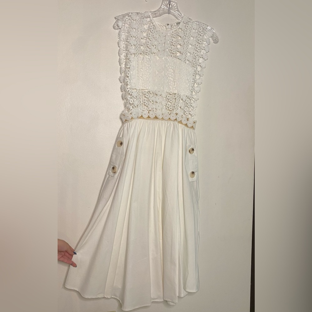 Mulla Cream & White Crochet Bodice Dress with Flower & Button Details